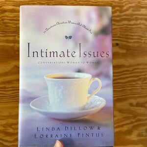 Intimate Issues : 21 Questions Christian Women Ask about Sex by Lorraine Pintus